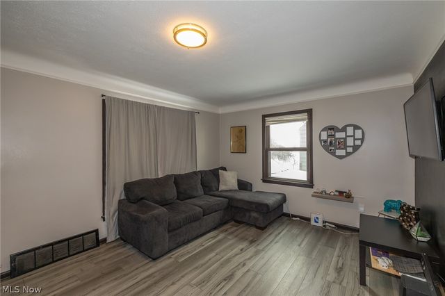 15497 Hummel Road, Brook Park, OH 44142