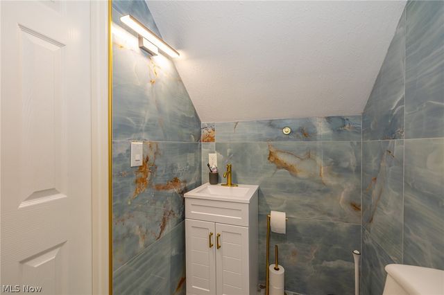 15497 Hummel Road, Brook Park, OH 44142