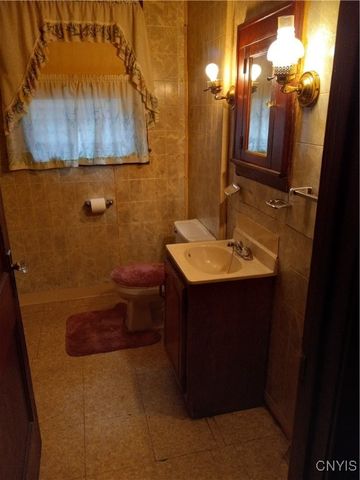 812 Warren Street, Utica, NY 13502