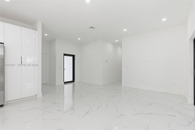 161 Blackstone Dr., Fort Myers, FL 33913