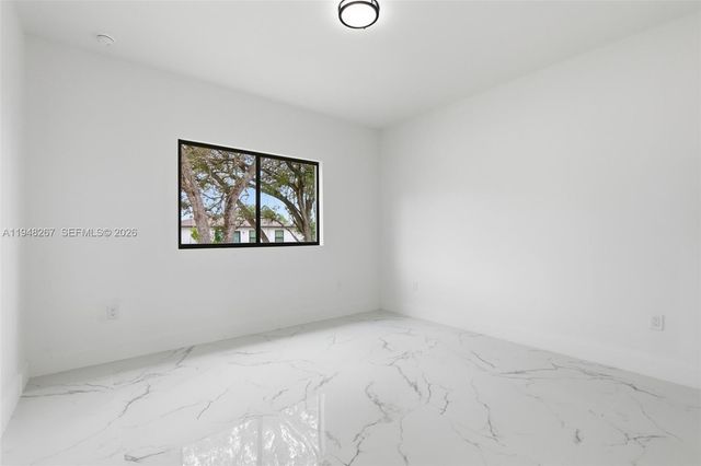 161 Blackstone Dr., Fort Myers, FL 33913