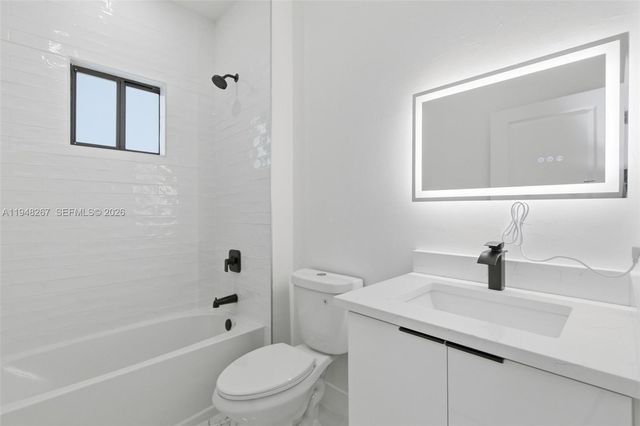 161 Blackstone Dr., Fort Myers, FL 33913