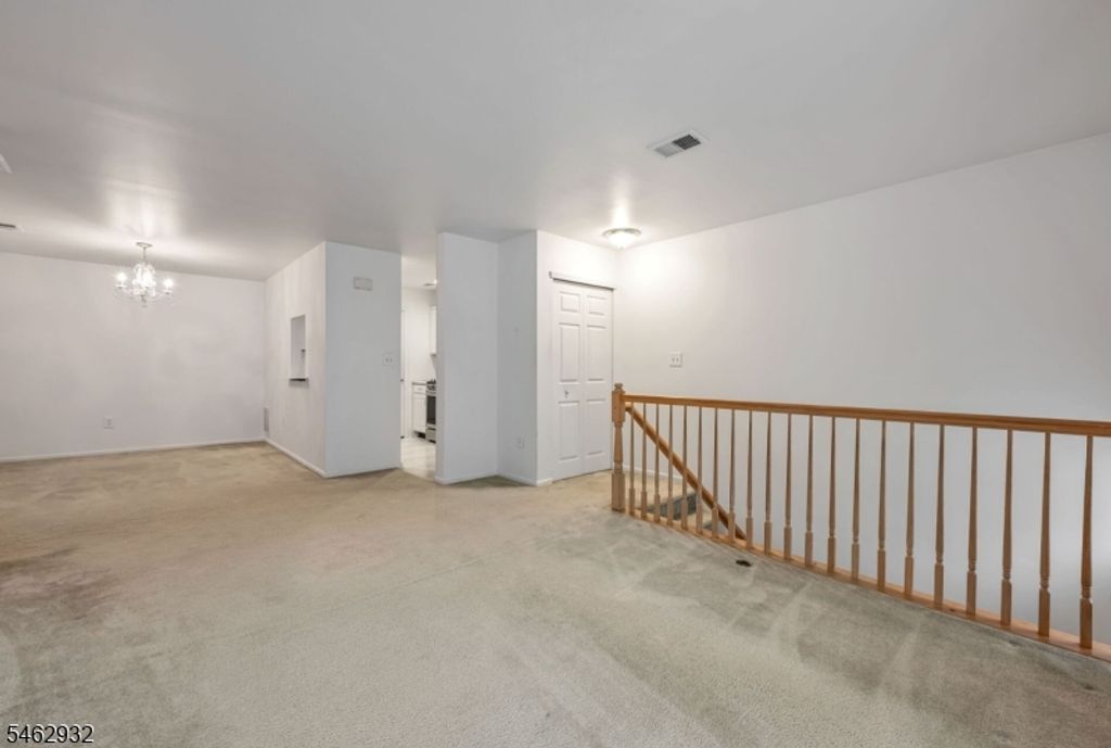 1140 Stafford St, Mahwah Twp., NJ 07430 — photo 4