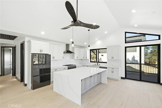 447 Tanglewood Drive, Big Bear City, CA 92314