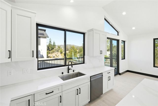 447 Tanglewood Drive, Big Bear City, CA 92314