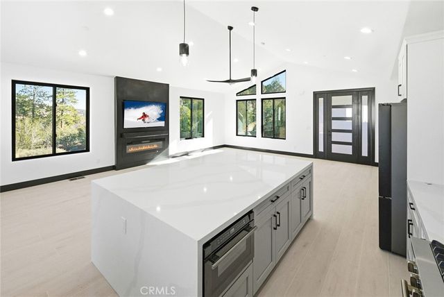 447 Tanglewood Drive, Big Bear City, CA 92314