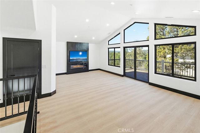 447 Tanglewood Drive, Big Bear City, CA 92314