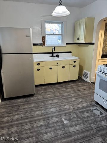 117 Kent Court, Akron, OH 44305