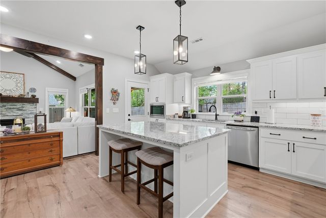 69 Ayr Drive, Bella Vista, AR 72715
