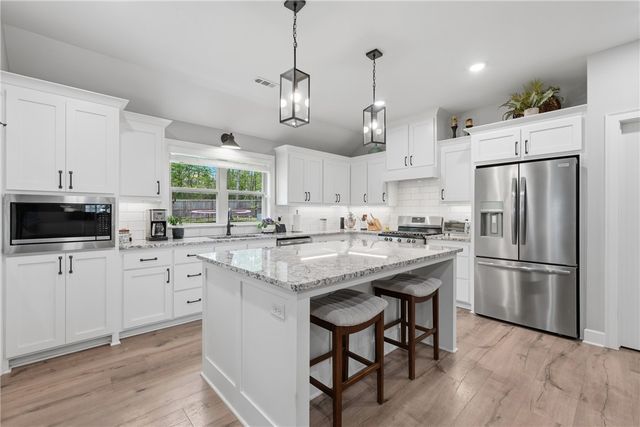 69 Ayr Drive, Bella Vista, AR 72715