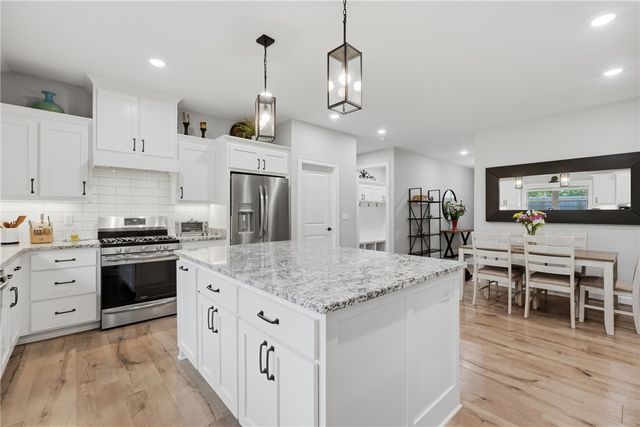 69 Ayr Drive, Bella Vista, AR 72715