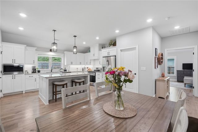69 Ayr Drive, Bella Vista, AR 72715