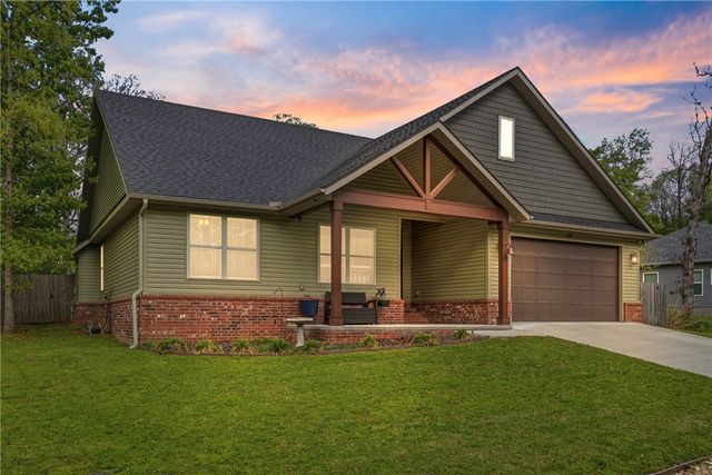 69 Ayr Drive, Bella Vista, AR 72715