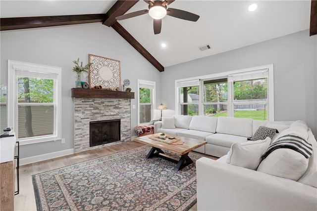 69 Ayr Drive, Bella Vista, AR 72715