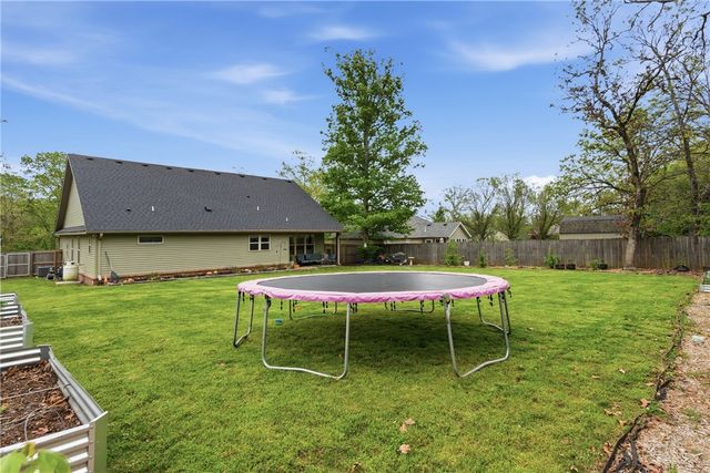 69 Ayr Drive, Bella Vista, AR 72715