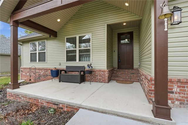 69 Ayr Drive, Bella Vista, AR 72715