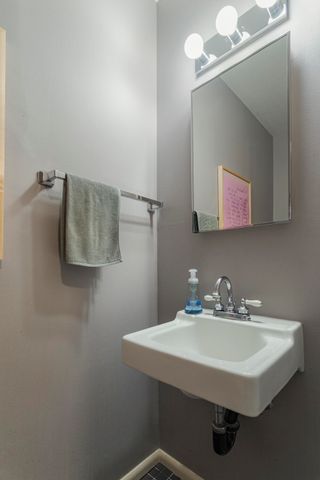 7504 Vista del Arroyo Avenue NE, Albuquerque, NM 87109