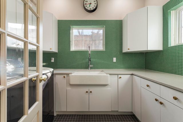 7504 Vista del Arroyo Avenue NE, Albuquerque, NM 87109