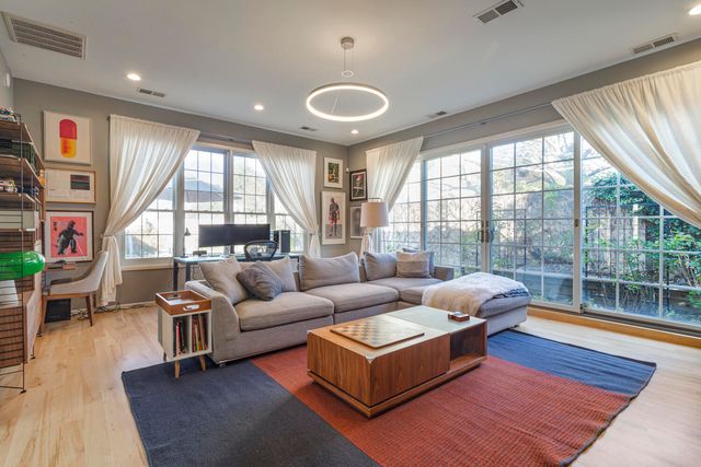 7504 Vista del Arroyo Avenue NE, Albuquerque, NM 87109