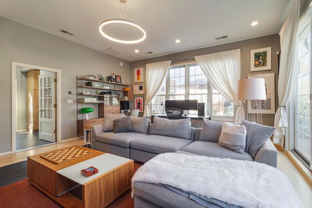 7504 Vista del Arroyo Avenue NE, Albuquerque, NM 87109