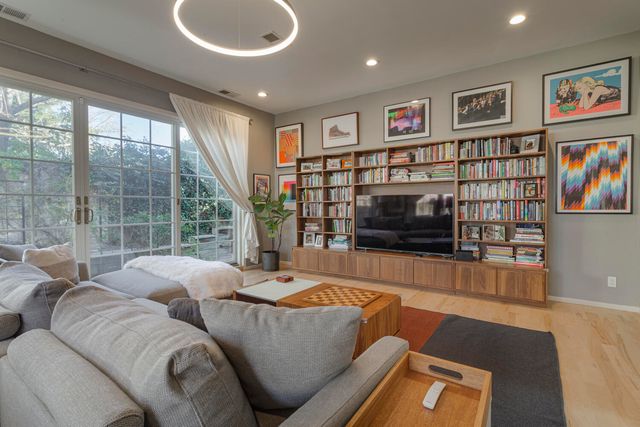 7504 Vista del Arroyo Avenue NE, Albuquerque, NM 87109