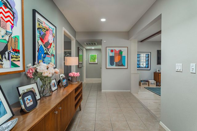 7504 Vista del Arroyo Avenue NE, Albuquerque, NM 87109