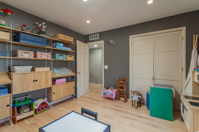 7504 Vista del Arroyo Avenue NE, Albuquerque, NM 87109