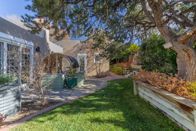 7504 Vista del Arroyo Avenue NE, Albuquerque, NM 87109