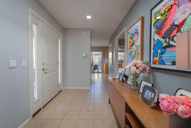 7504 Vista del Arroyo Avenue NE, Albuquerque, NM 87109