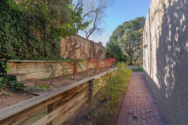 7504 Vista del Arroyo Avenue NE, Albuquerque, NM 87109