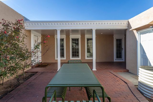 7504 Vista del Arroyo Avenue NE, Albuquerque, NM 87109