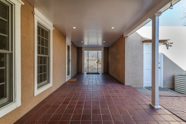 7504 Vista del Arroyo Avenue NE, Albuquerque, NM 87109