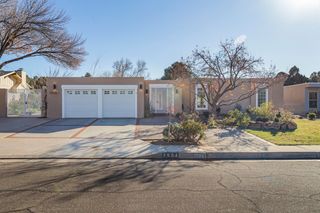 7504 Vista del Arroyo Avenue NE, Albuquerque, NM 87109