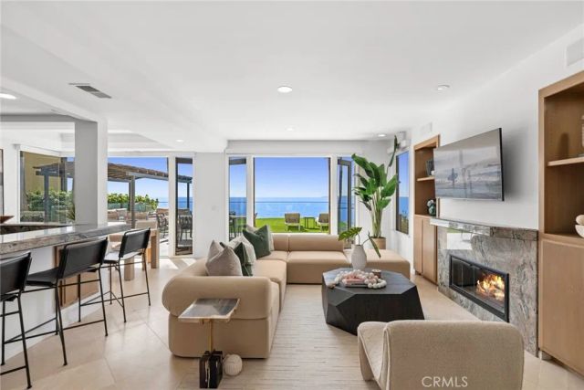 921 Gaviota Drive, Laguna Beach, CA 92651