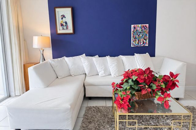 215 SE 3rd Avenue 306d, Hallandale Beach, FL 33009