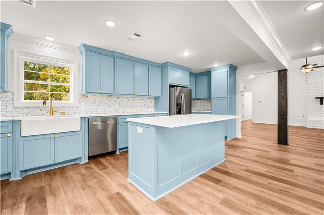 1207 HEYMAN Lane, Alexandria, LA 71303