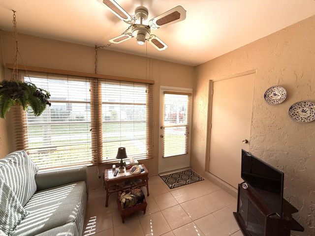 375 SW 56th Avenue 116, Margate, FL 33068