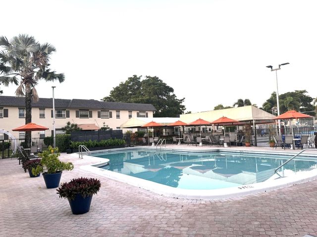 375 SW 56th Avenue 116, Margate, FL 33068