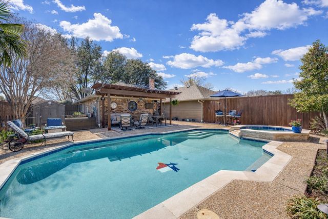 724 Greenway Drive, Coppell, TX 75019