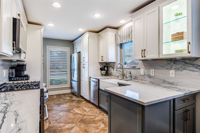 724 Greenway Drive, Coppell, TX 75019