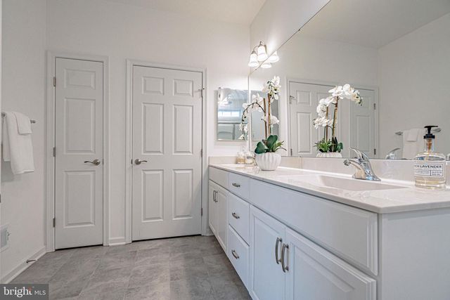 3855 VICTORS WAY, Easton, PA 18045