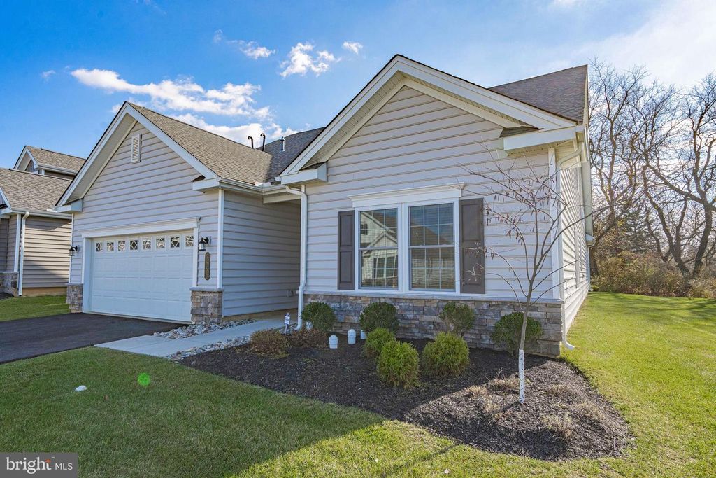 3855 VICTORS WAY, Easton, PA 18045