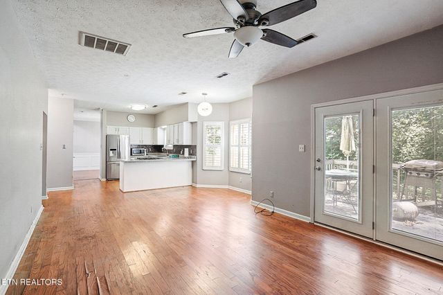 1041 Edenbridge Way, Knoxville, TN 37923