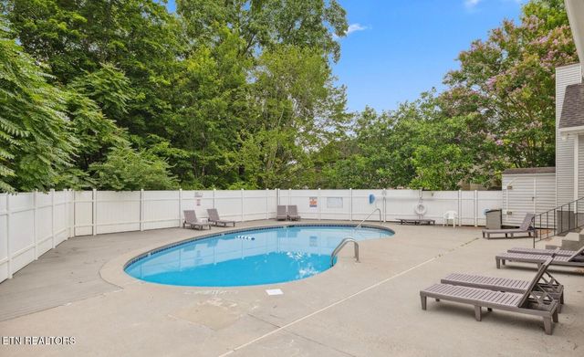 1041 Edenbridge Way, Knoxville, TN 37923