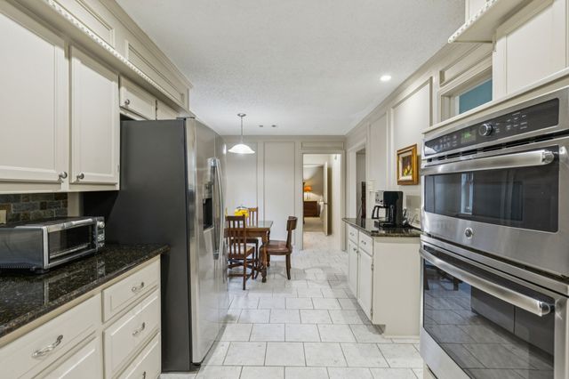 9414 Arborhill Drive, Dallas, TX 75243