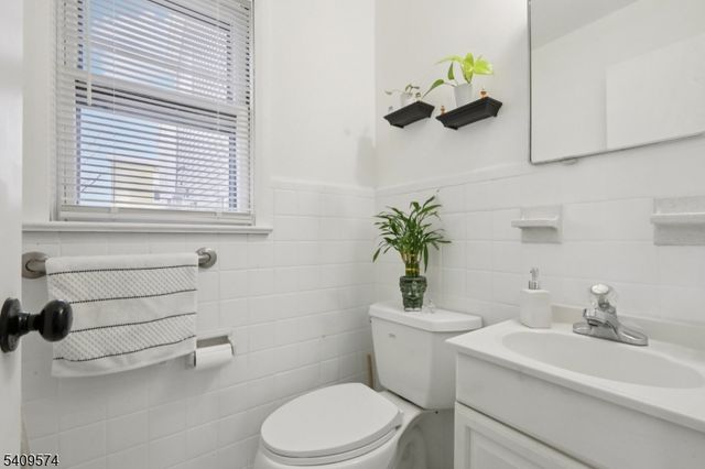 89 Anderson Ave 2, Wallington Boro, NJ 07057