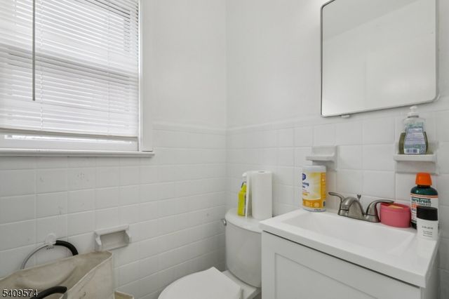 89 Anderson Ave 2, Wallington Boro, NJ 07057