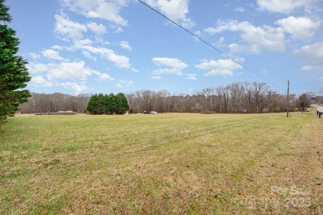 2107 Jenkins Printing Drive, Newton, NC 28658