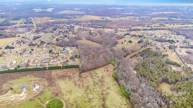 2107 Jenkins Printing Drive, Newton, NC 28658