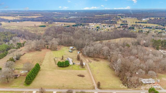 2107 Jenkins Printing Drive, Newton, NC 28658